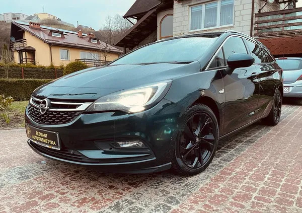 Opel Astra cena 57000 przebieg: 159900, rok produkcji 2016 z Żukowo małe 106